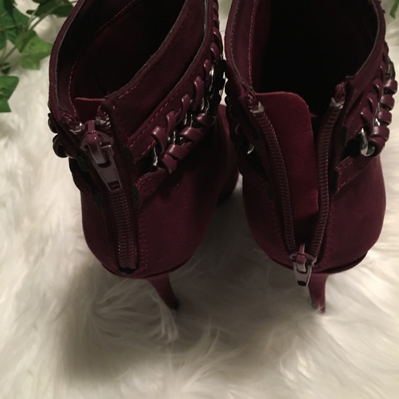 Wine Suede Open Toe Booties With Chain Detail NWT - Picture 5 of 6